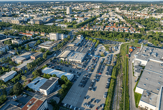 Luftaufnahme des Audi Service Standorts Wiest Darmstadt - Audi Unfallspezialist mit spezialisierter Werkstatt für Karosseriereparaturen aller Werkstoffe